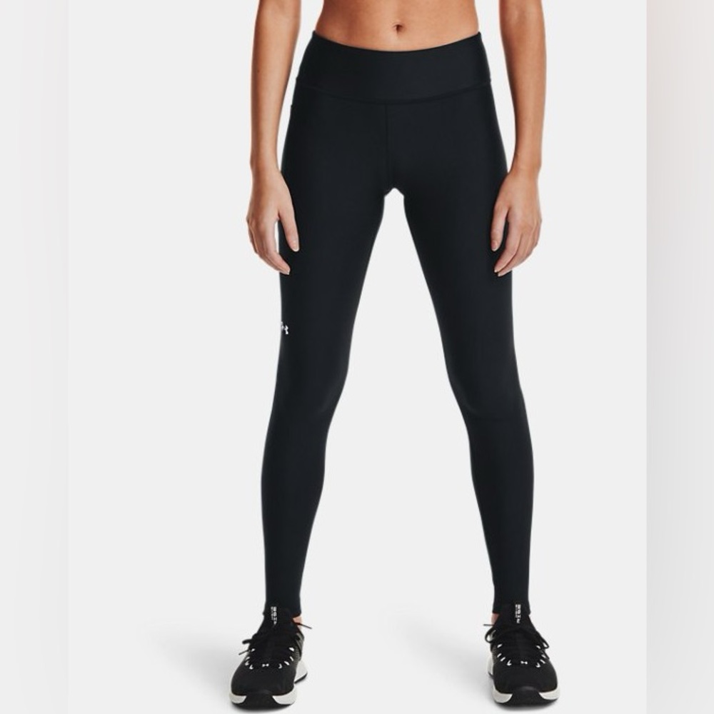 Women’s UnderArmour HeatGear leggings, small